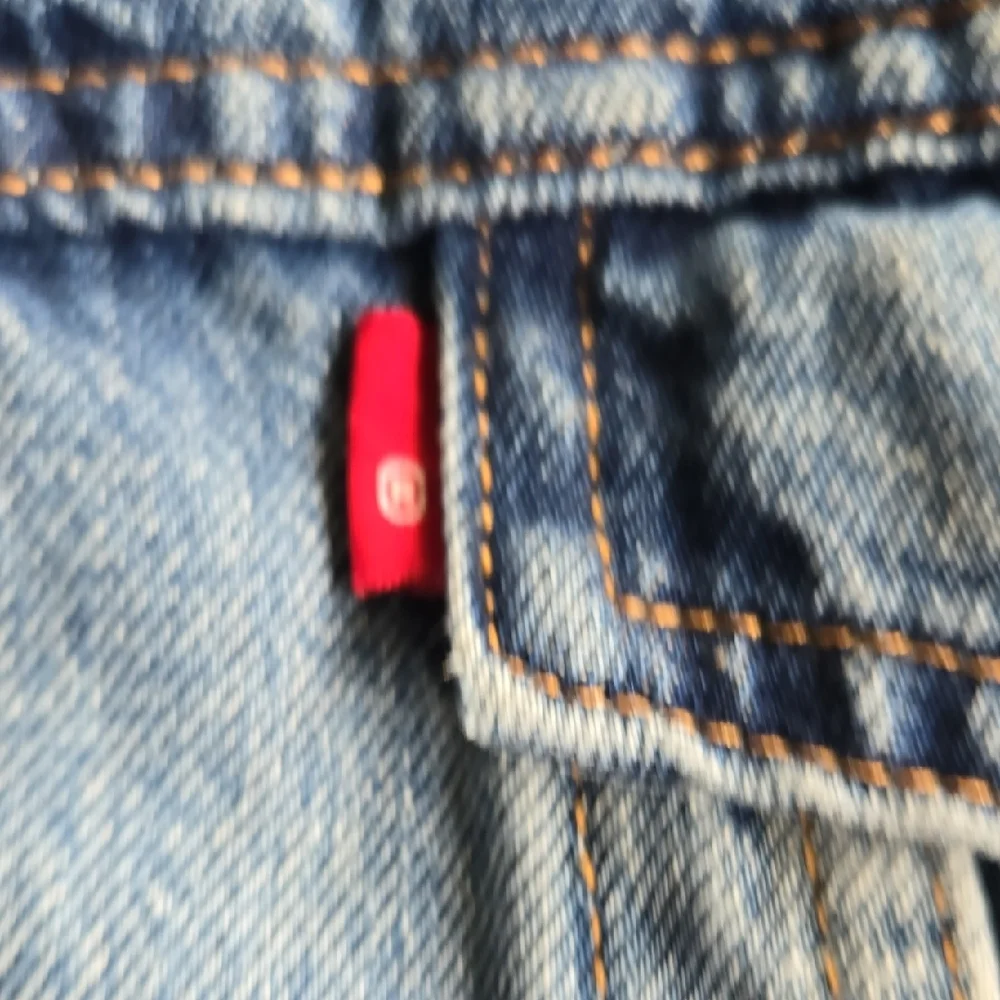 Levi's Light Blue Denim Jacket with Cream Sherpa Collar - Picture 10 of 11